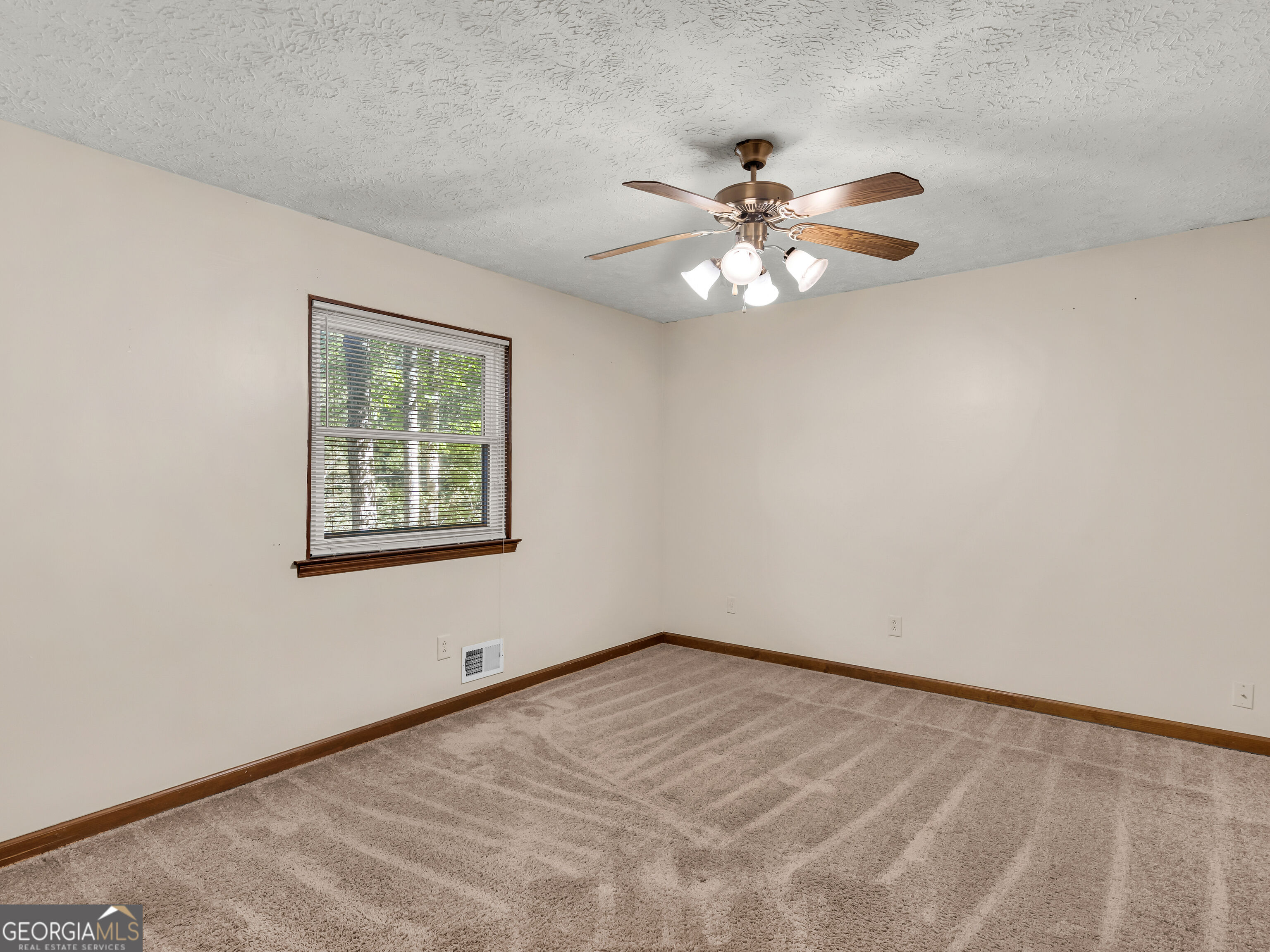 2735 Austin Lane Property Photo 15