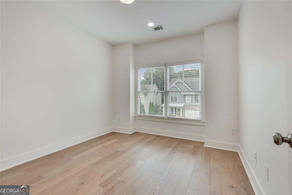 1536 Sylvester Circle Se Property Photo 32