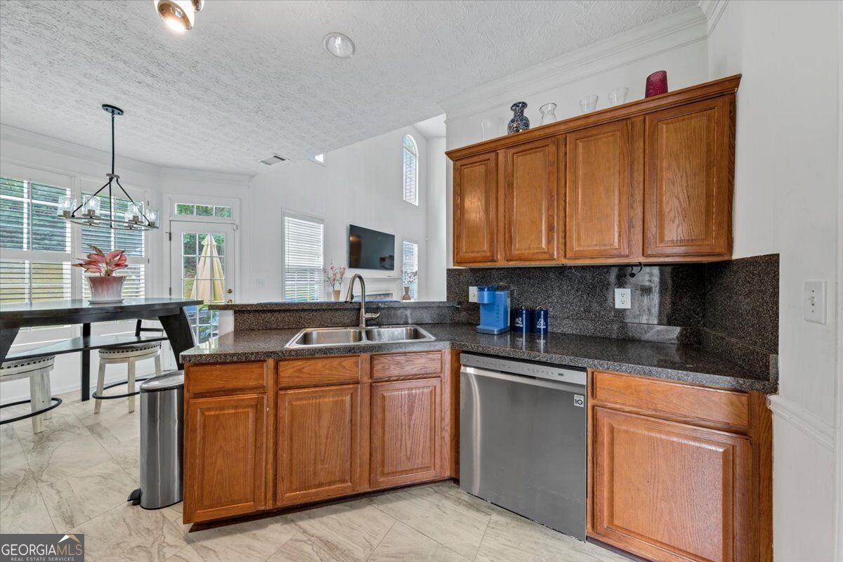 683 Savannah Rose Way Property Photo 16