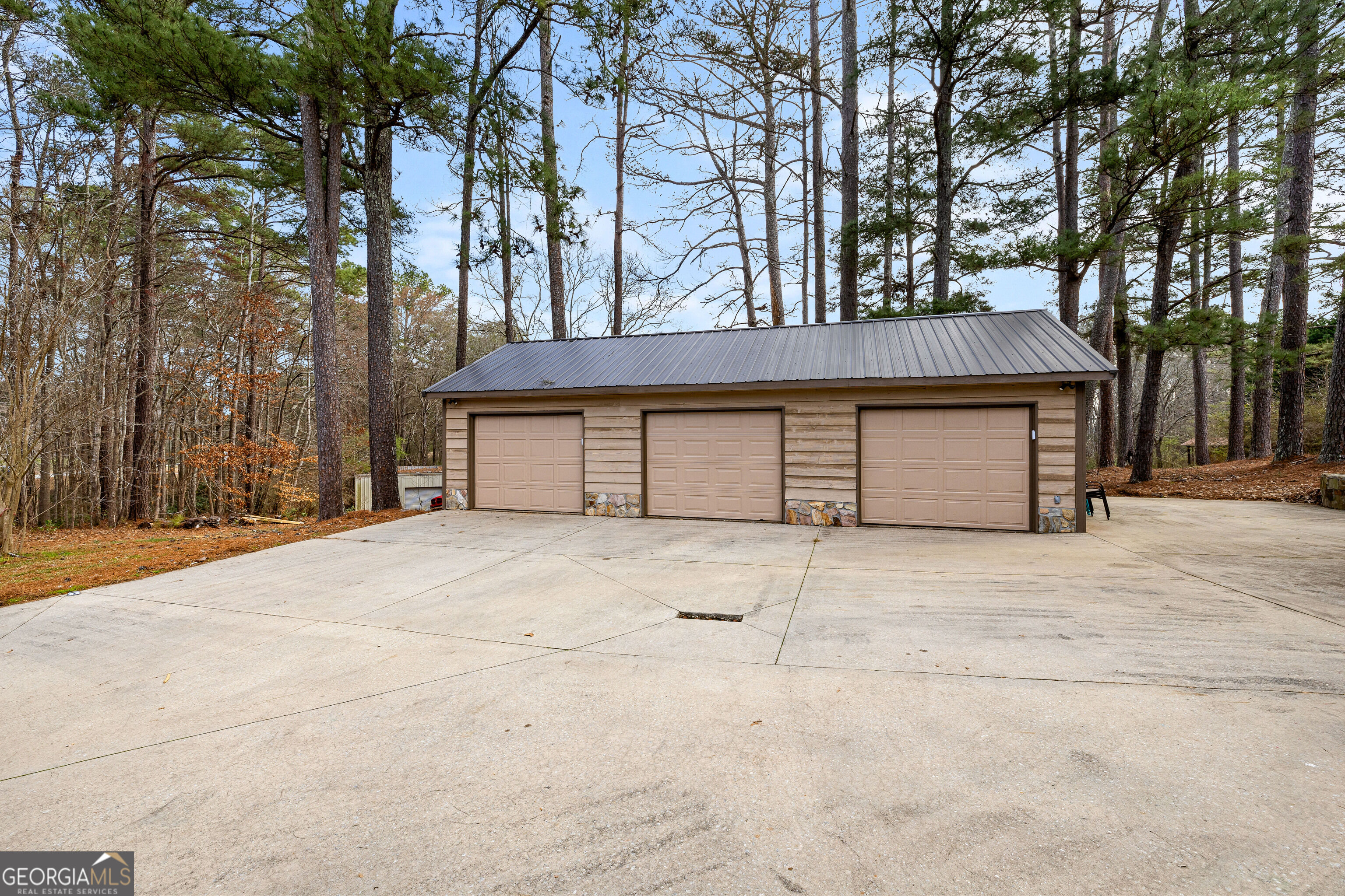 751 Brimer Road Property Photo 3
