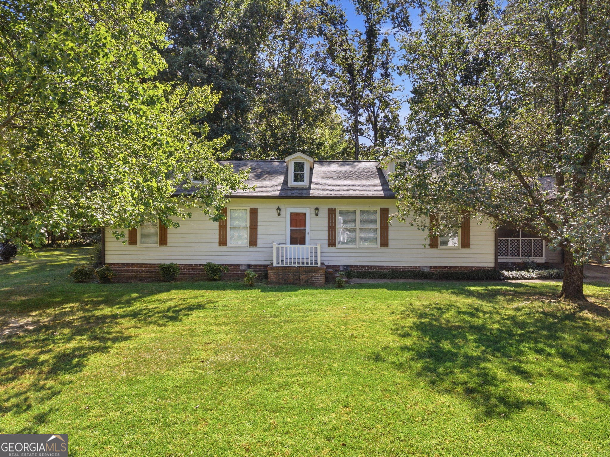 11 Pine Bower Drive Nw Property Photo 3