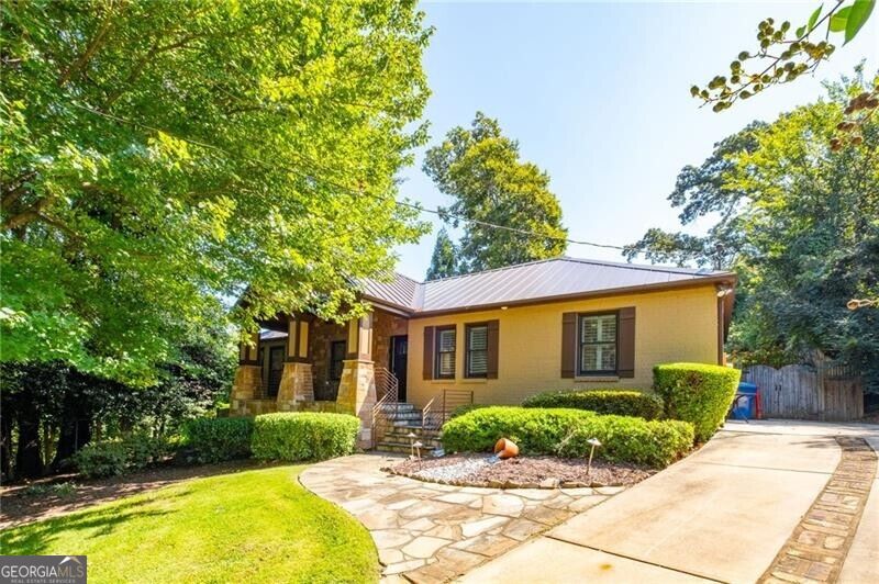 1661 Geary Drive Nw Property Photo 1
