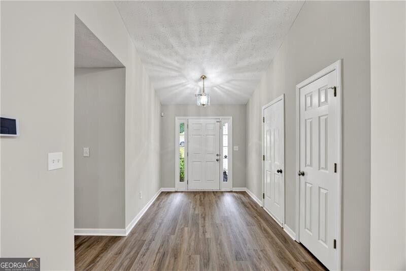 2730 Angel Oak Circle Property Photo 4