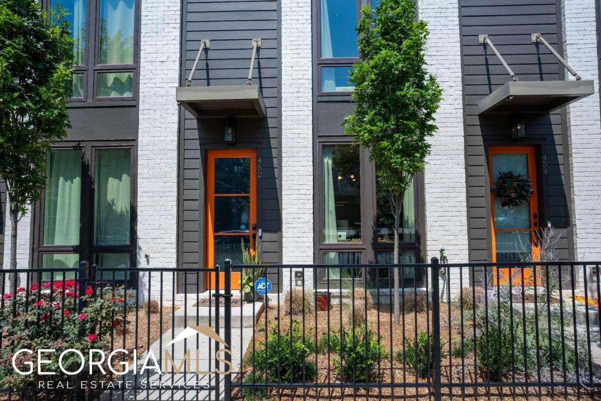 452 Latta Street NE Property Photo 1