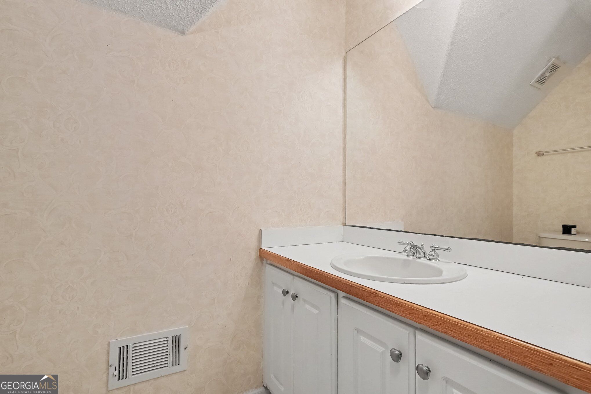 300 Glynnshire Court Property Photo 23
