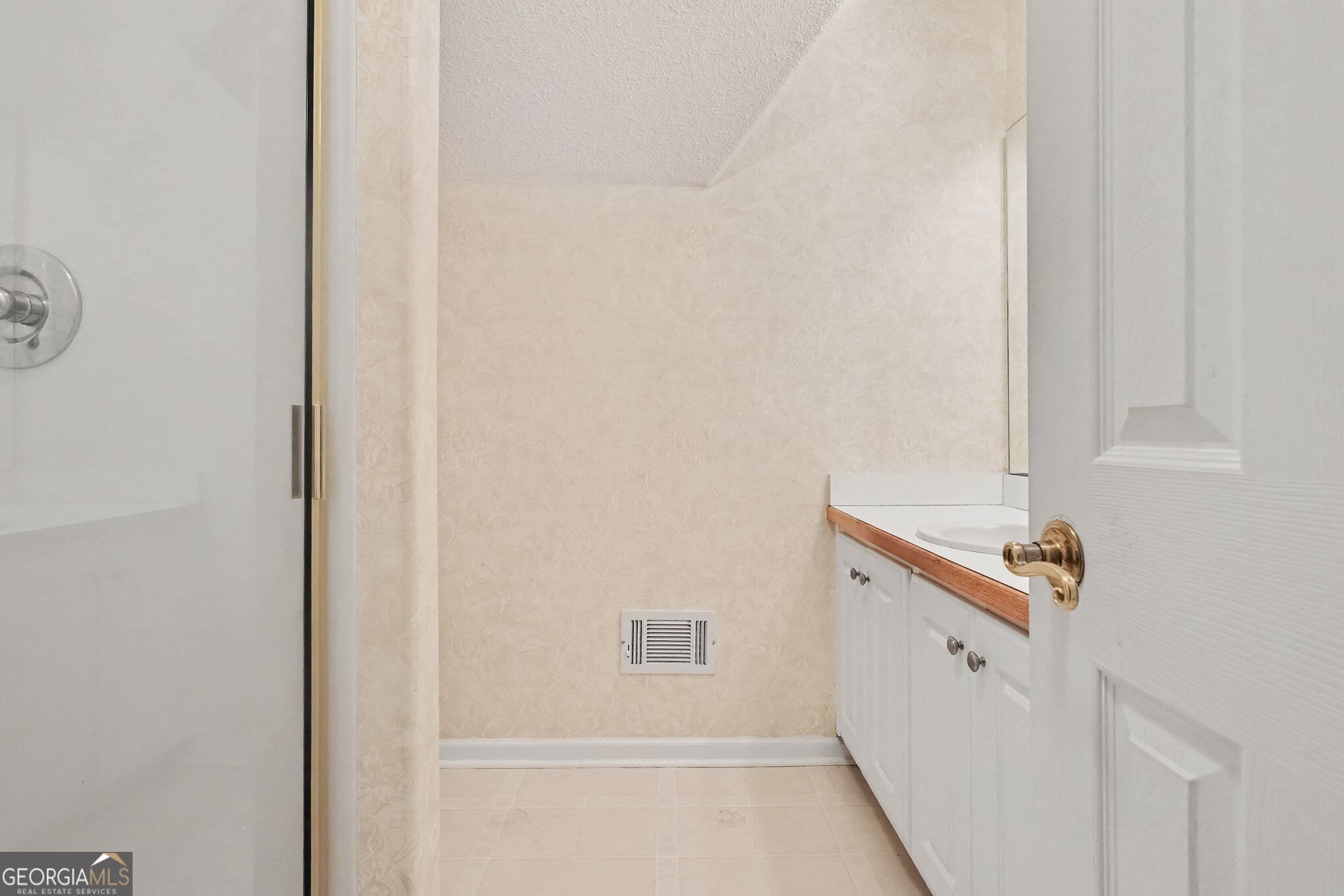 300 Glynnshire Court Property Photo 24