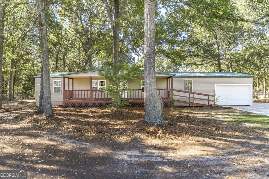 100 Pine Street Property Photo 1