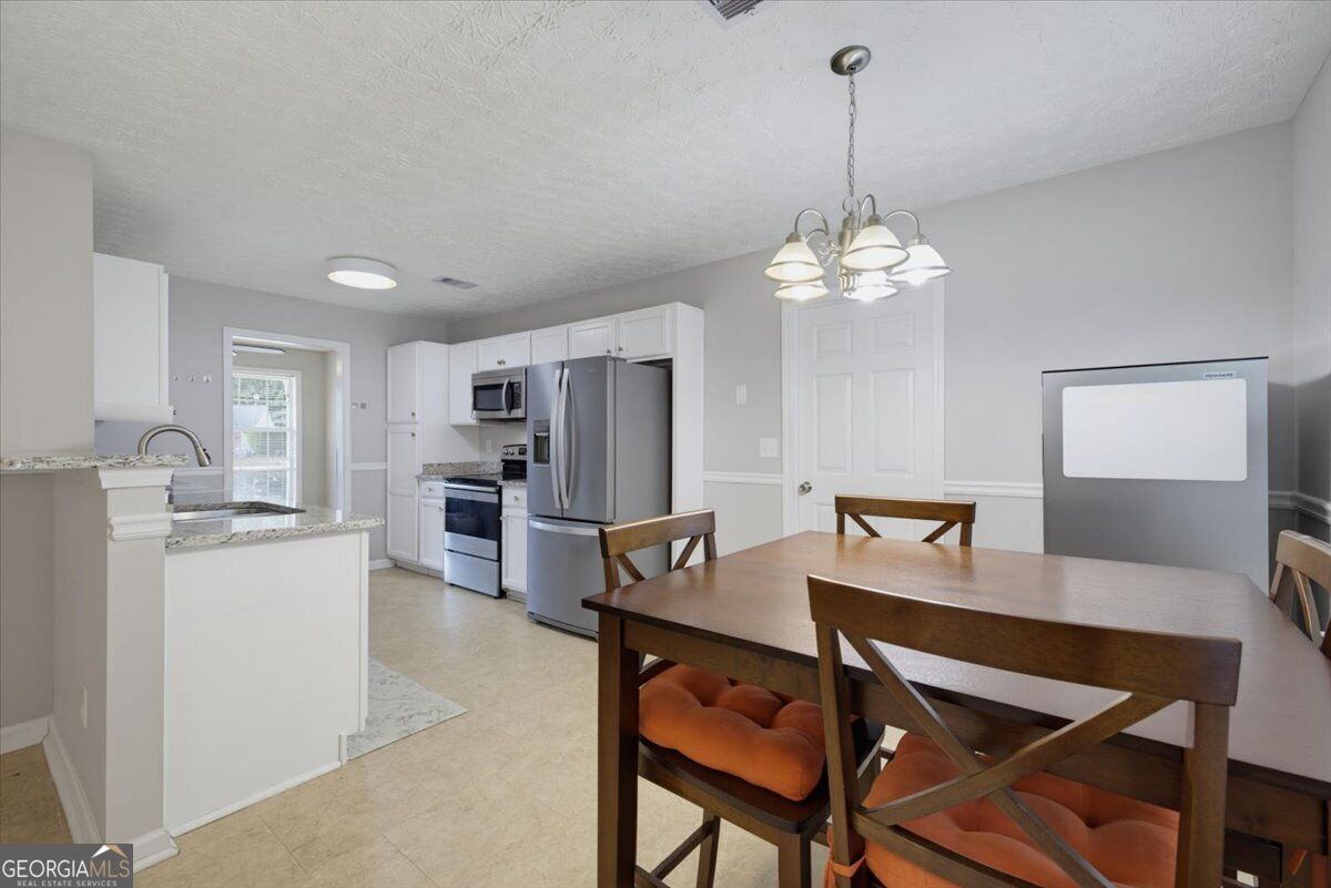 395 Oak Hill Drive Property Photo 15