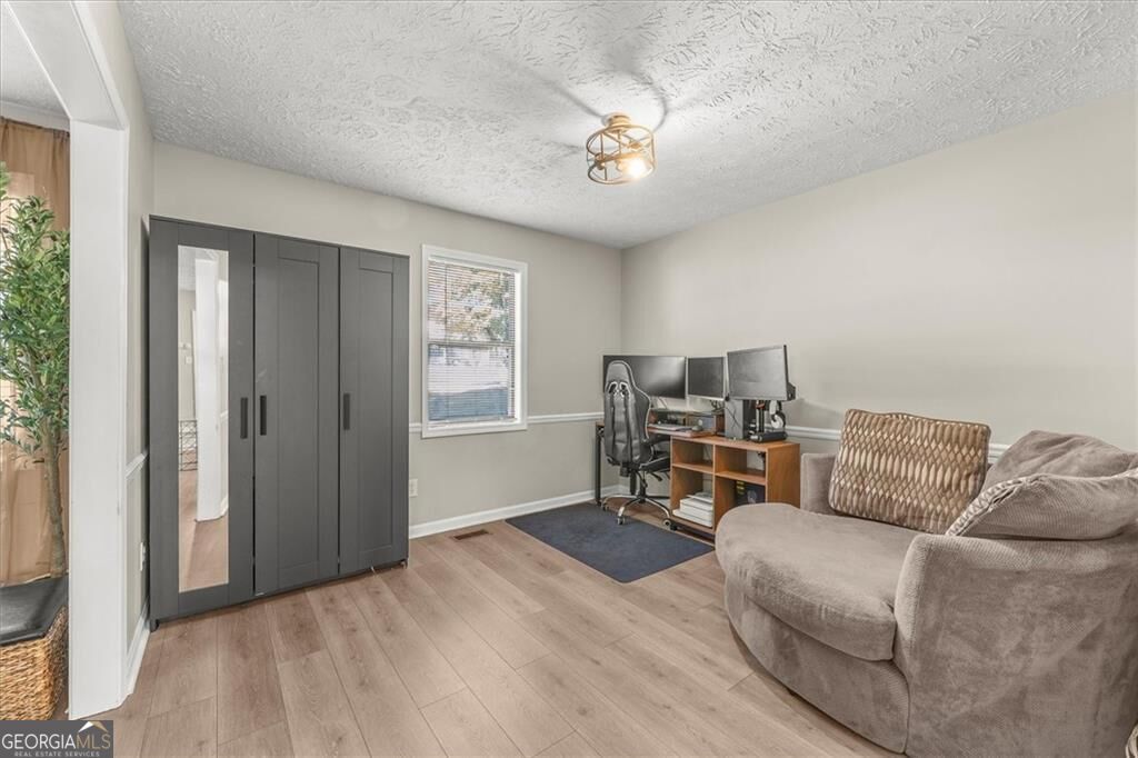 4041 Woodbridge Court Property Photo 12