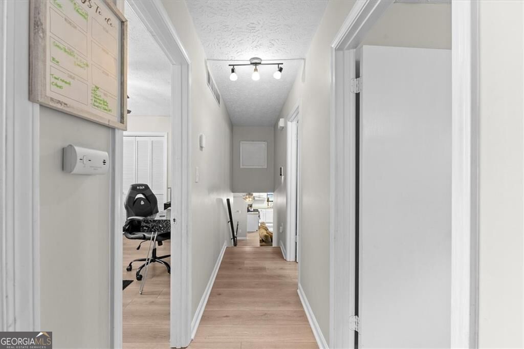 4041 Woodbridge Court Property Photo 19