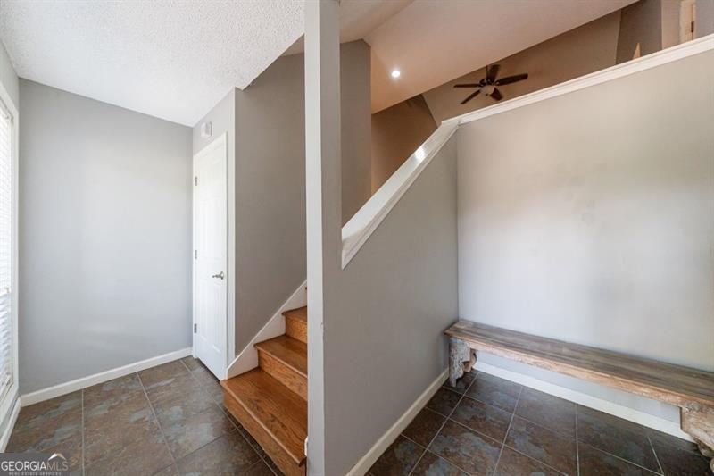 1002 Creatwood Circle Se Property Photo 6