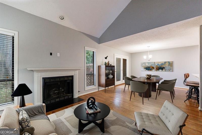 1002 Creatwood Circle Se Property Photo 7