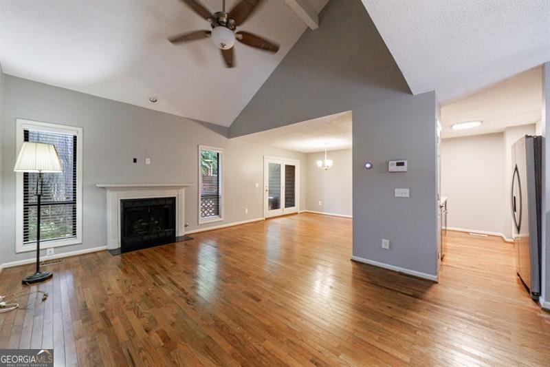 1002 Creatwood Circle Se Property Photo 11