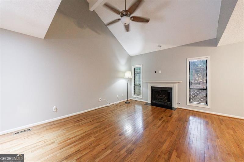 1002 Creatwood Circle Se Property Photo 14
