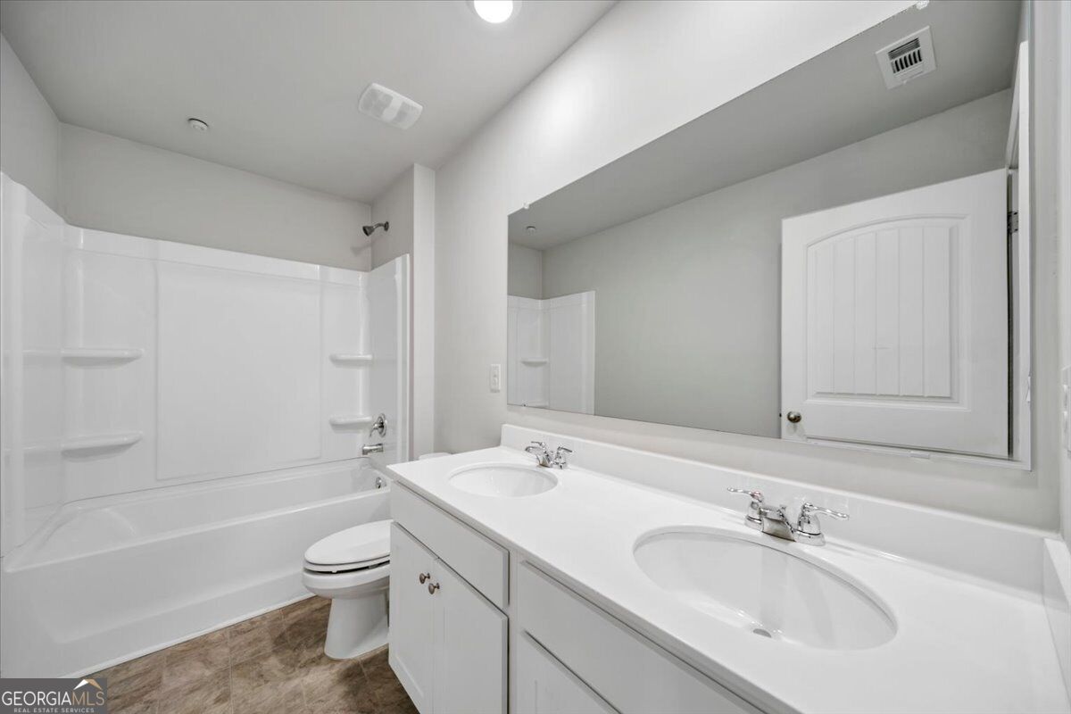 167 Fernbrook Trail Property Photo 32