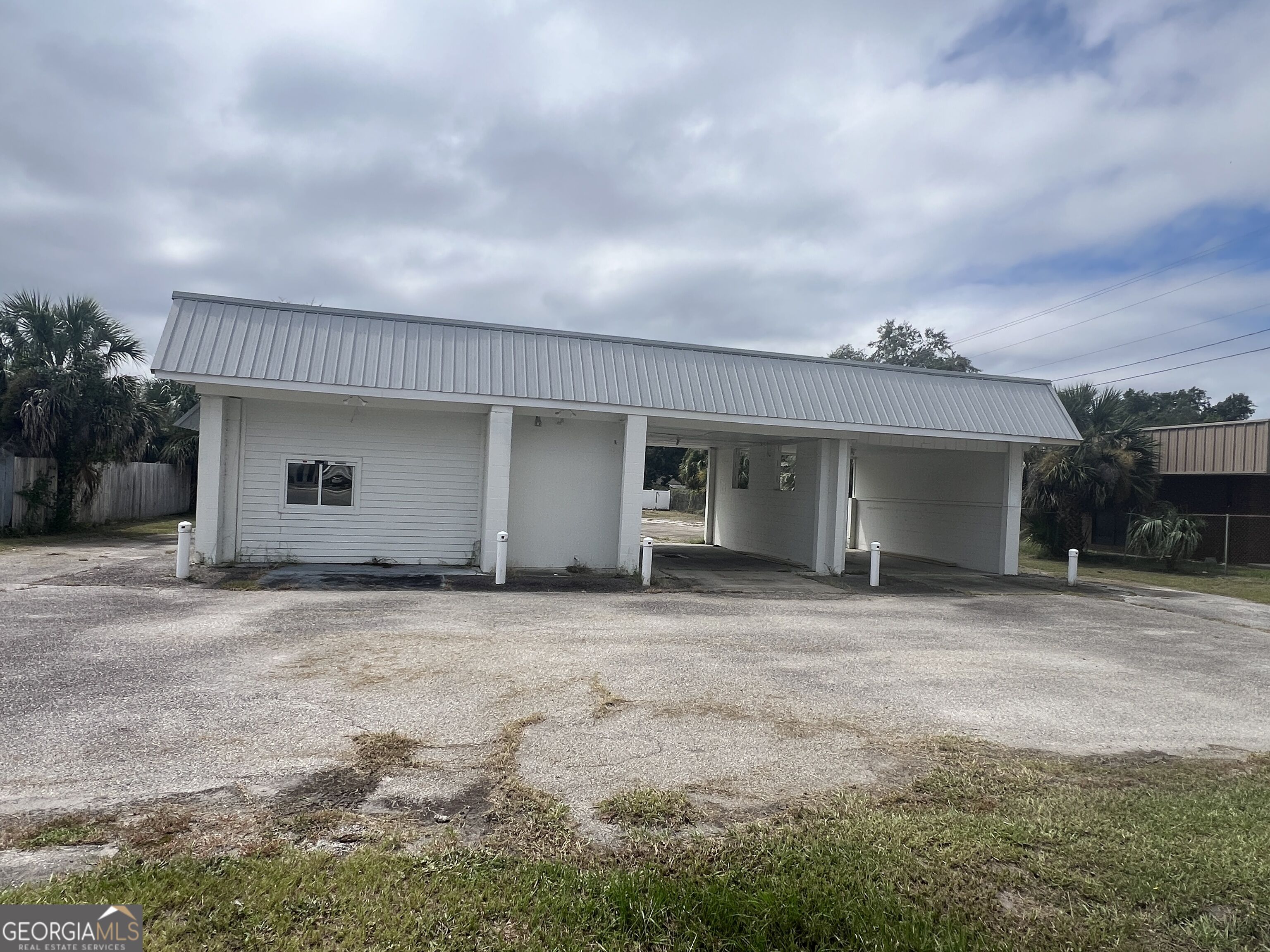 1905 Osborne Road Property Photo 2