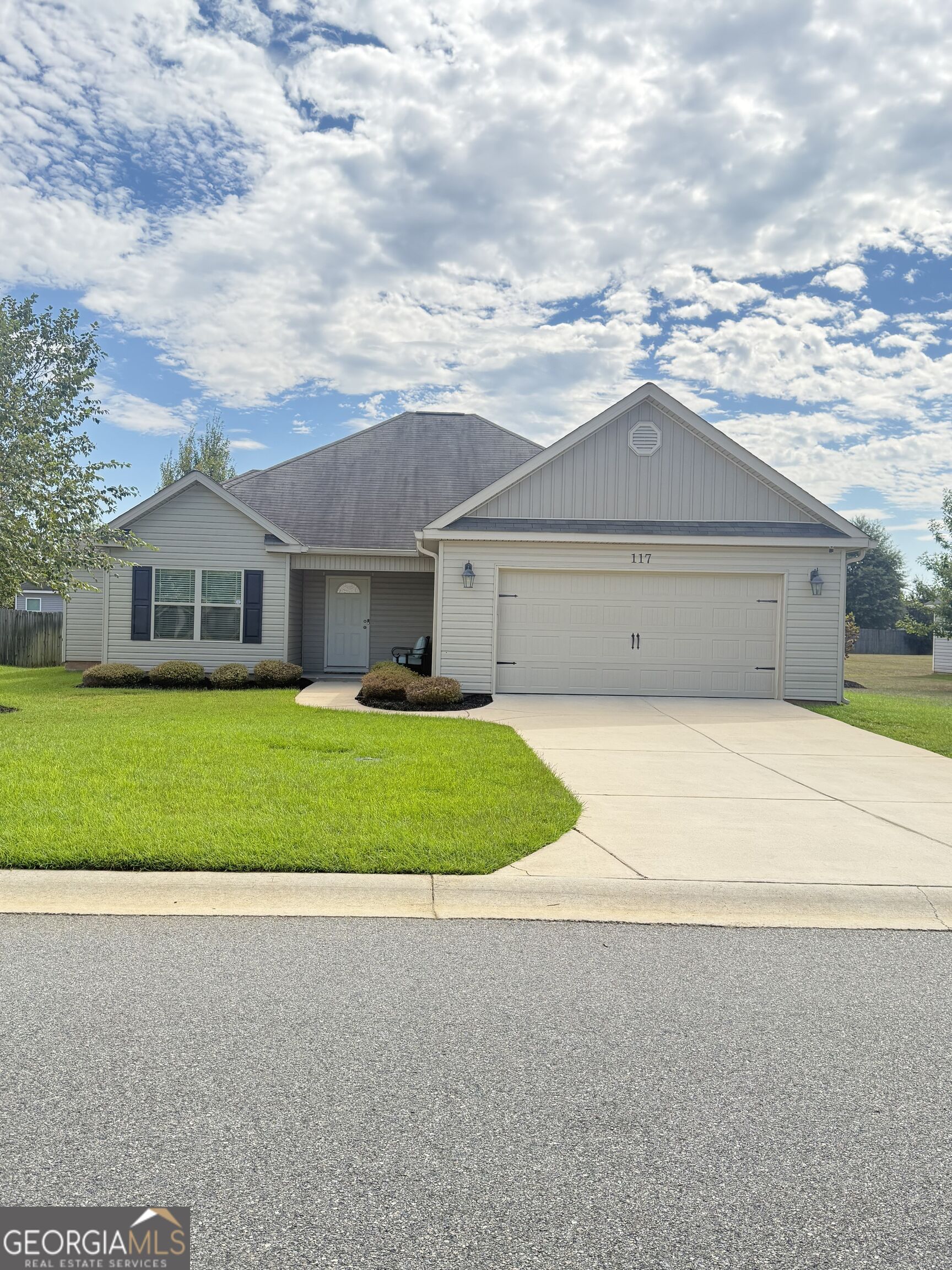 117 Milford Circle Property Photo 1