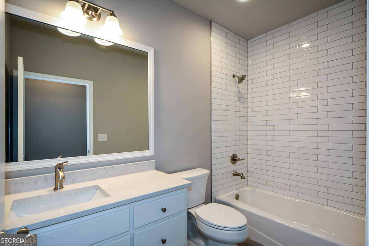 1816 Jessica Way Property Photo 27
