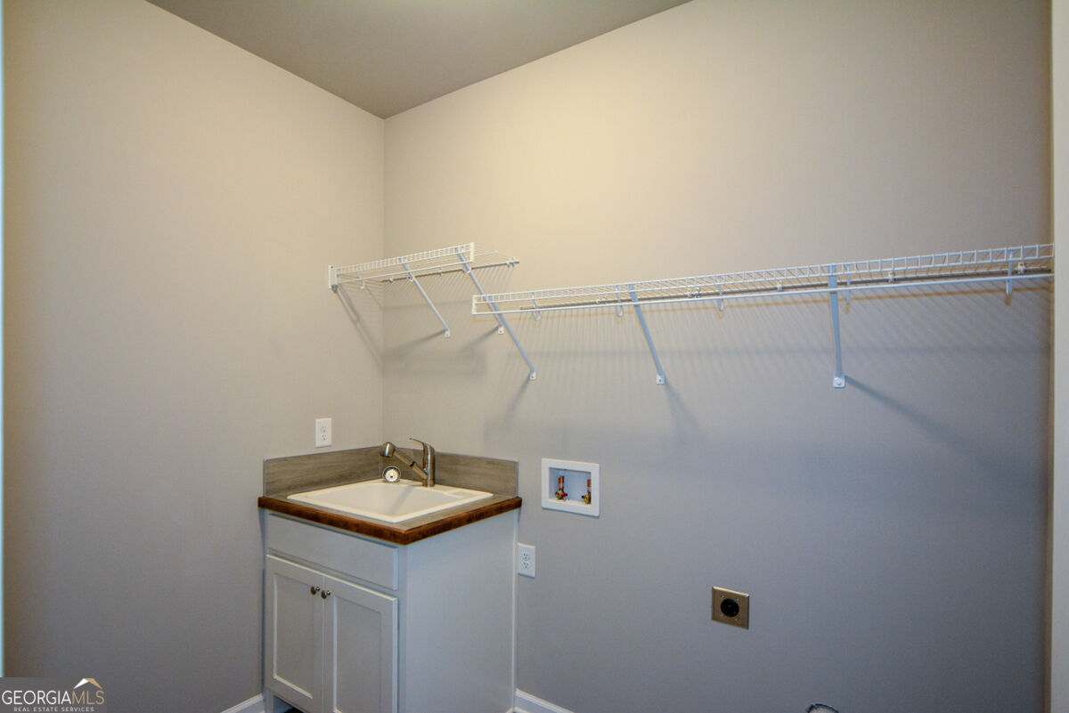 1816 Jessica Way Property Photo 30