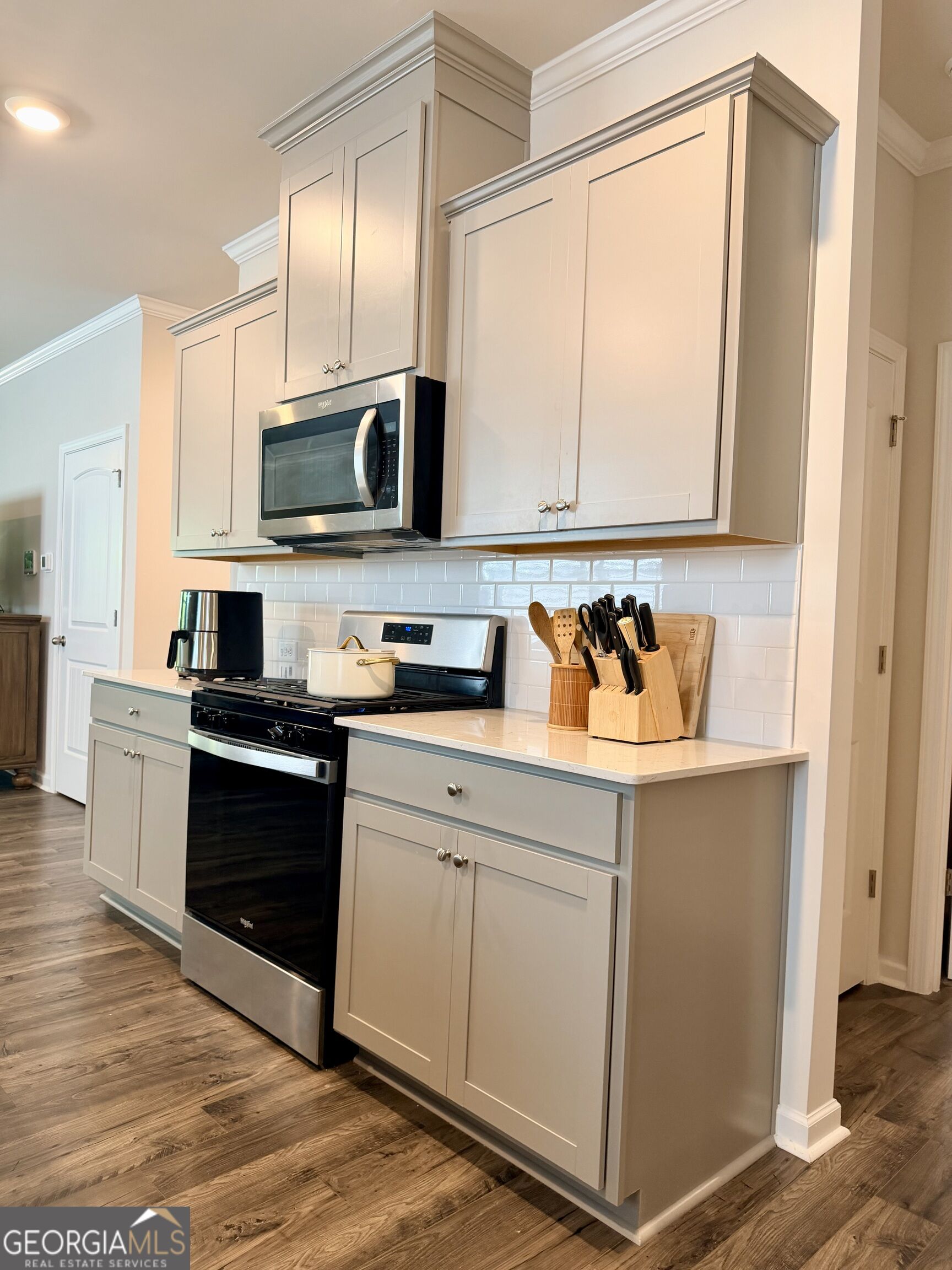 5112 Tulip Square Property Photo 6
