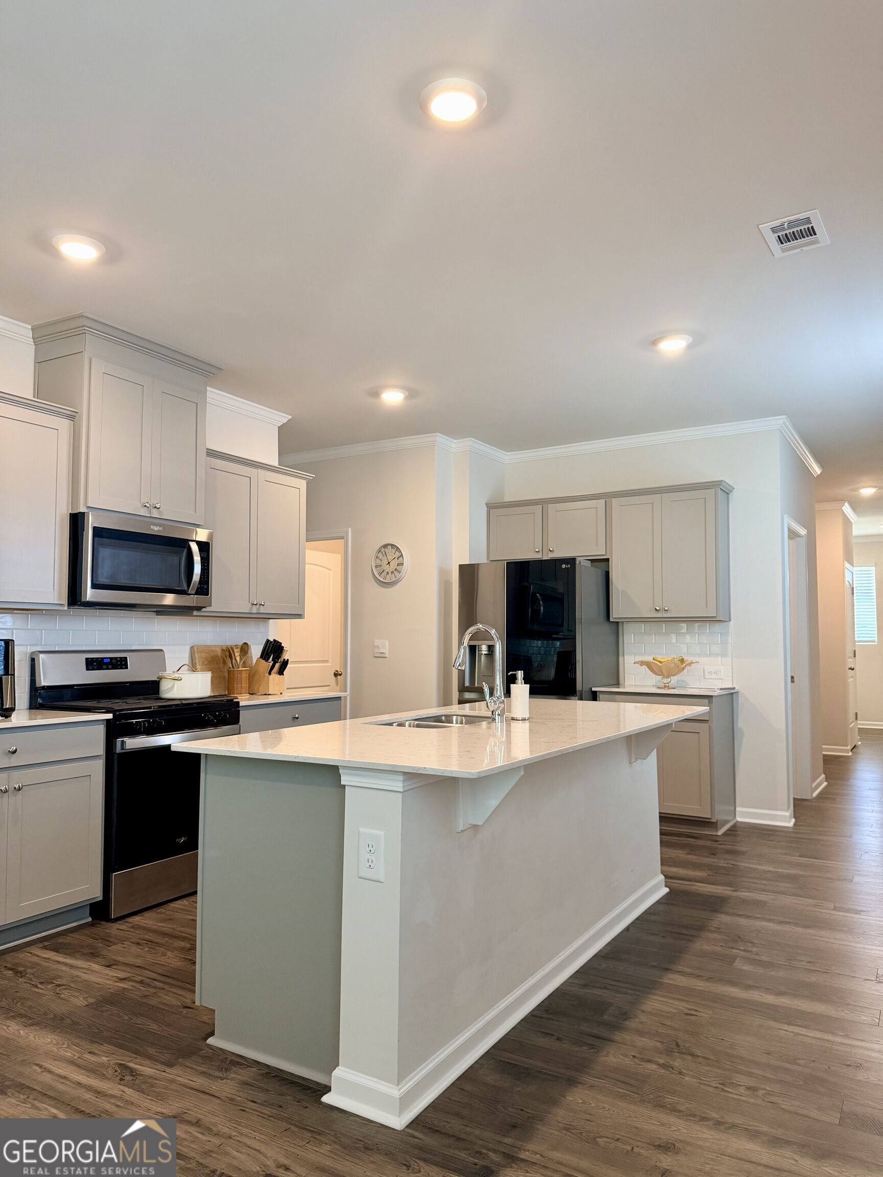 5112 Tulip Square Property Photo 7
