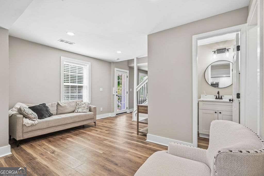 6488 Nebo Road Property Photo 17