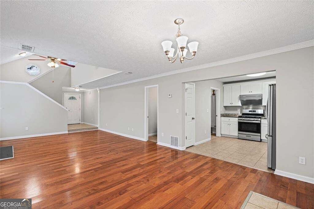 1180 Holly Circle Property Photo 11