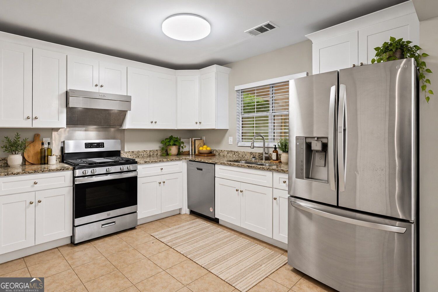 1180 Holly Circle Property Photo 12
