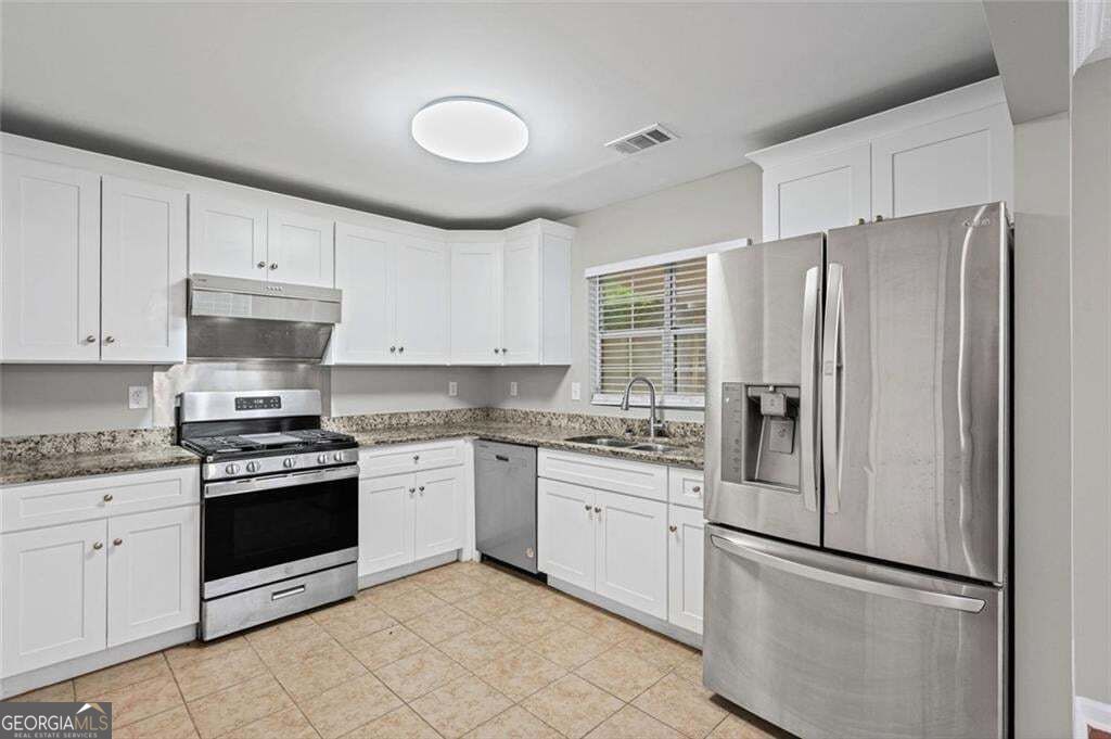 1180 Holly Circle Property Photo 13