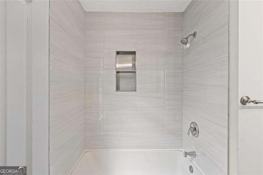 1180 Holly Circle Property Photo 23