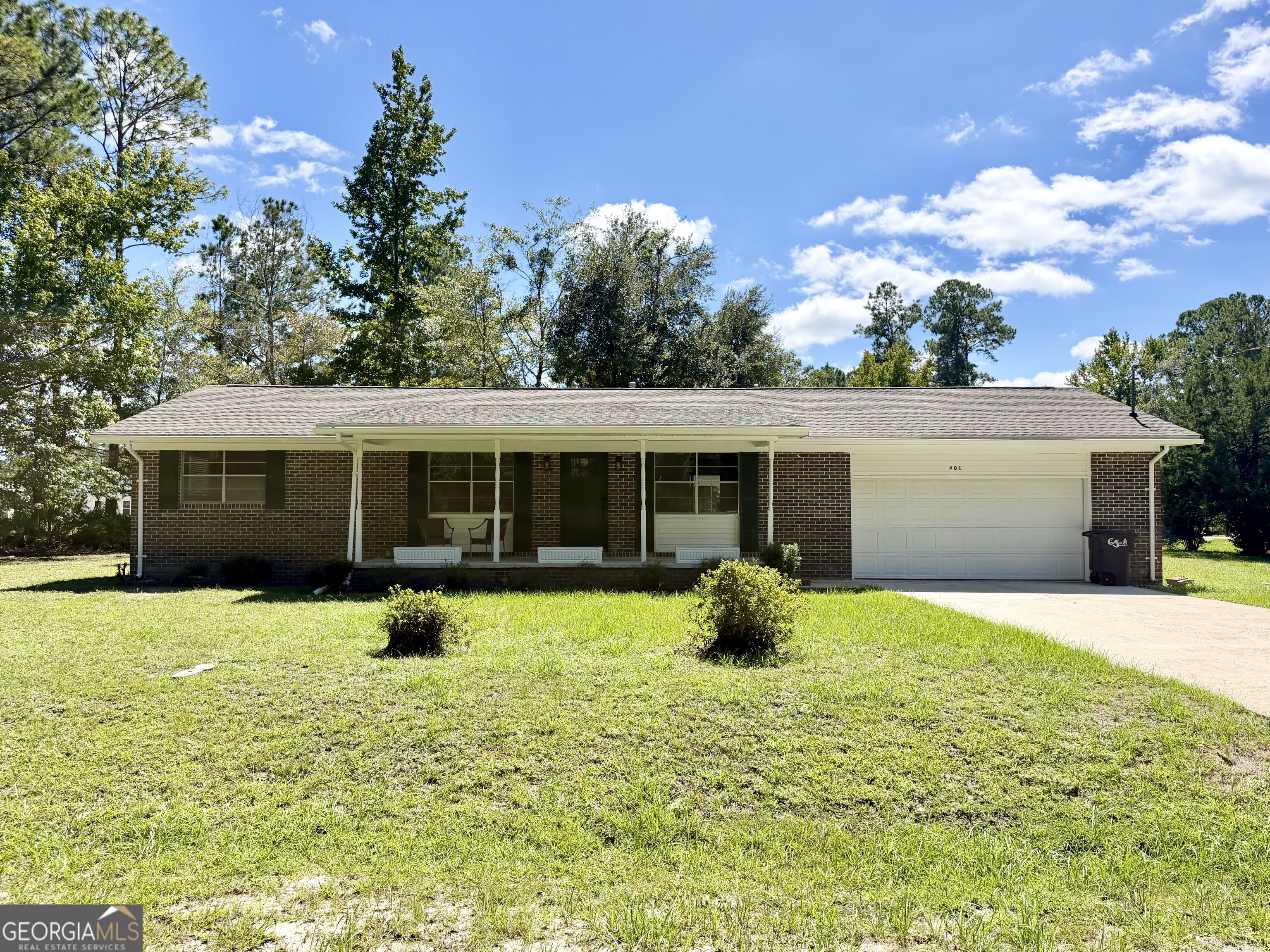 201 North Drive Property Photo 1