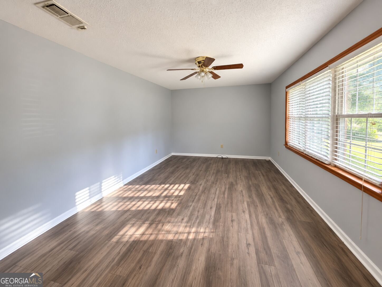 2802 Leawood Court Property Photo 2