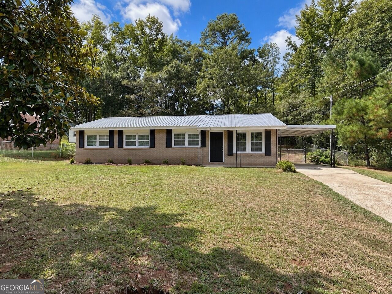 119 Sir Lancelot Drive Property Photo 1