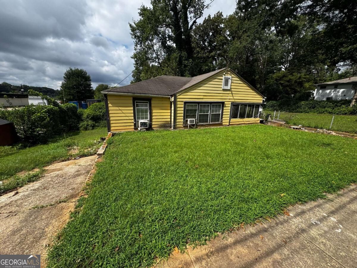 1181 Windsor Street Sw Property Photo 1