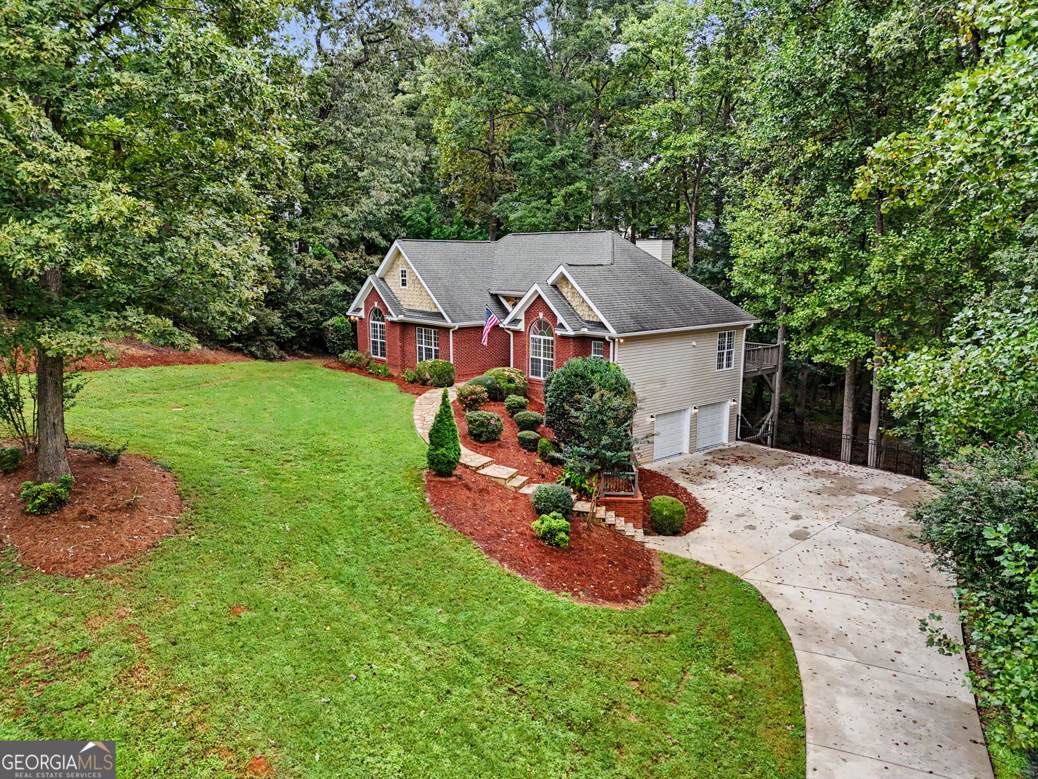 174 Tusquittee Trail Property Photo 2