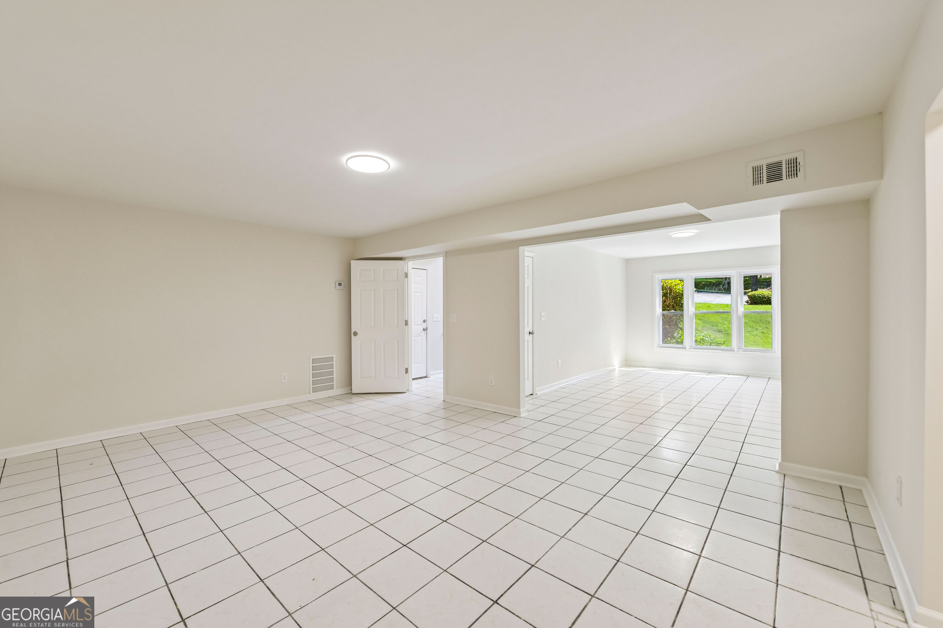 6608 Windbrook Way Property Photo 9