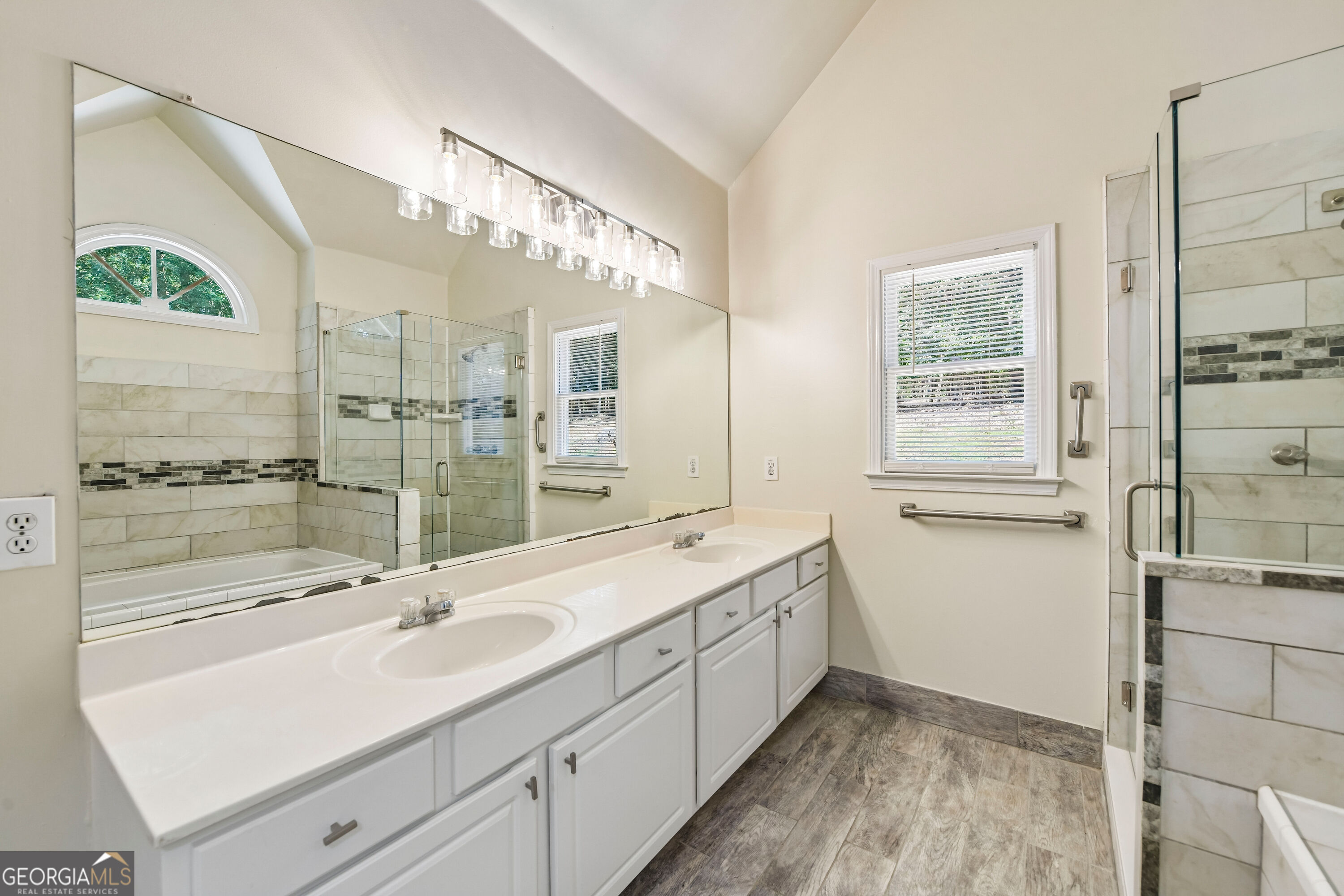 6608 Windbrook Way Property Photo 15