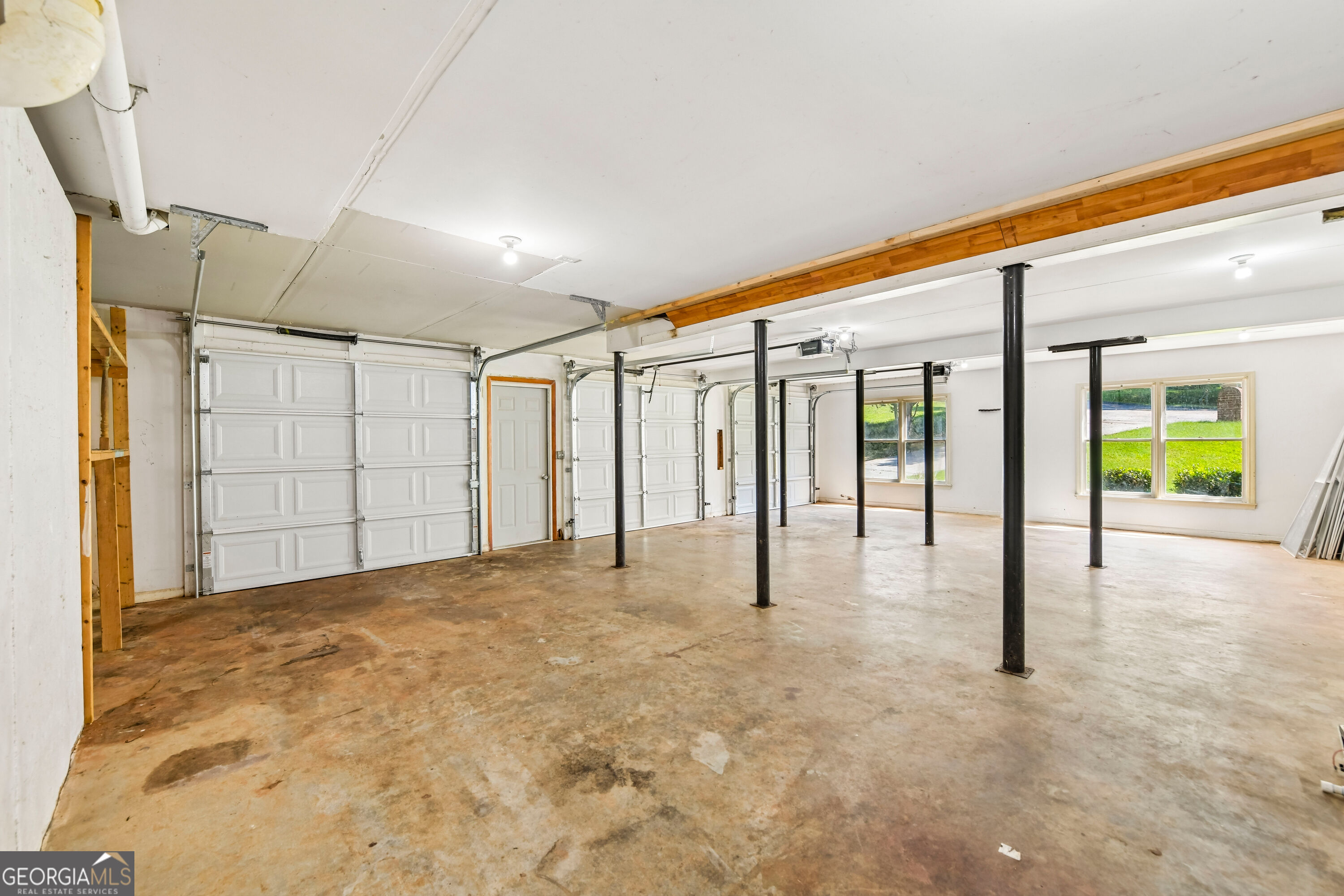 6608 Windbrook Way Property Photo 18