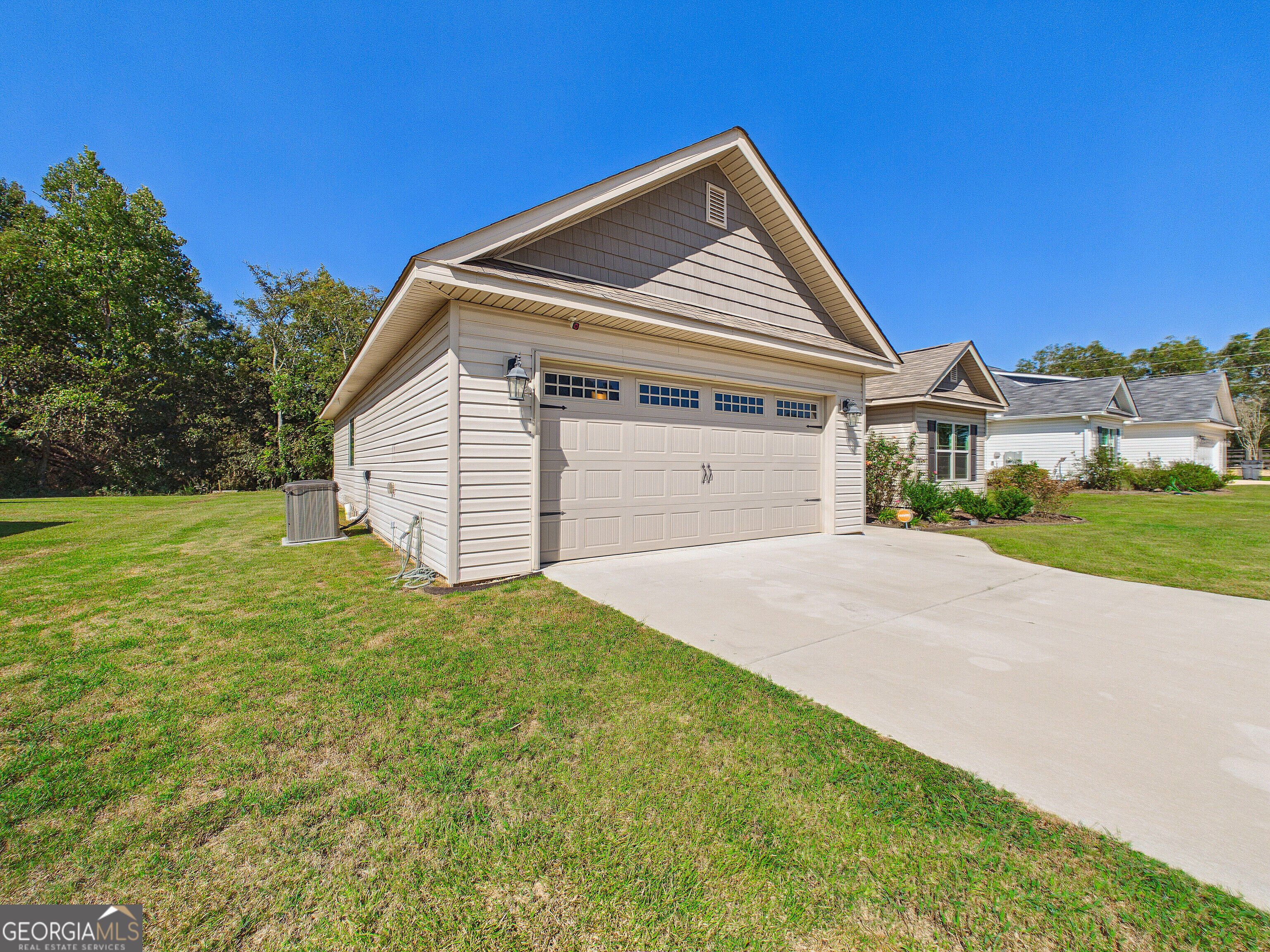 102 Sadie Heights Boulevard Property Photo 2