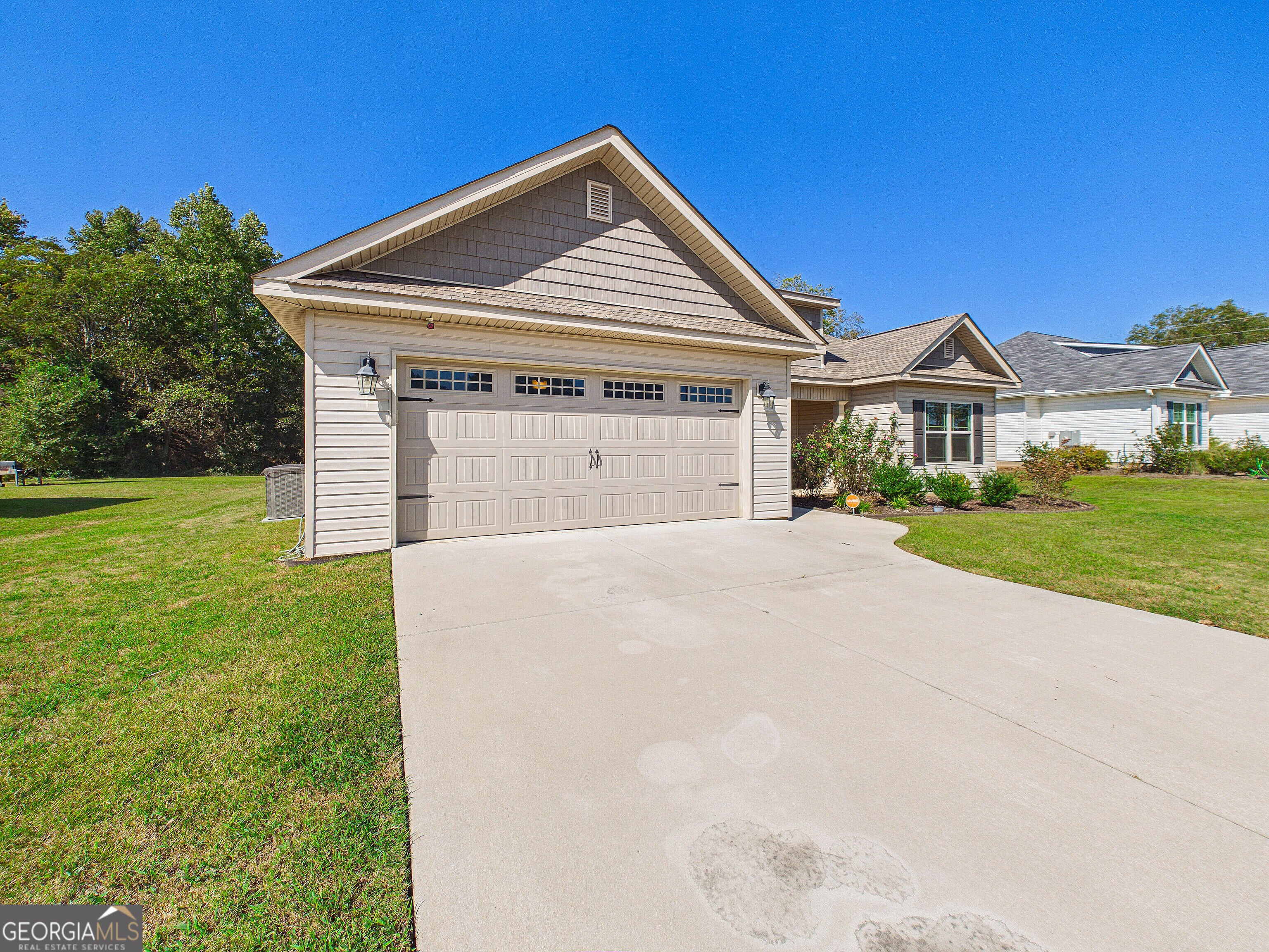 102 Sadie Heights Boulevard Property Photo 3