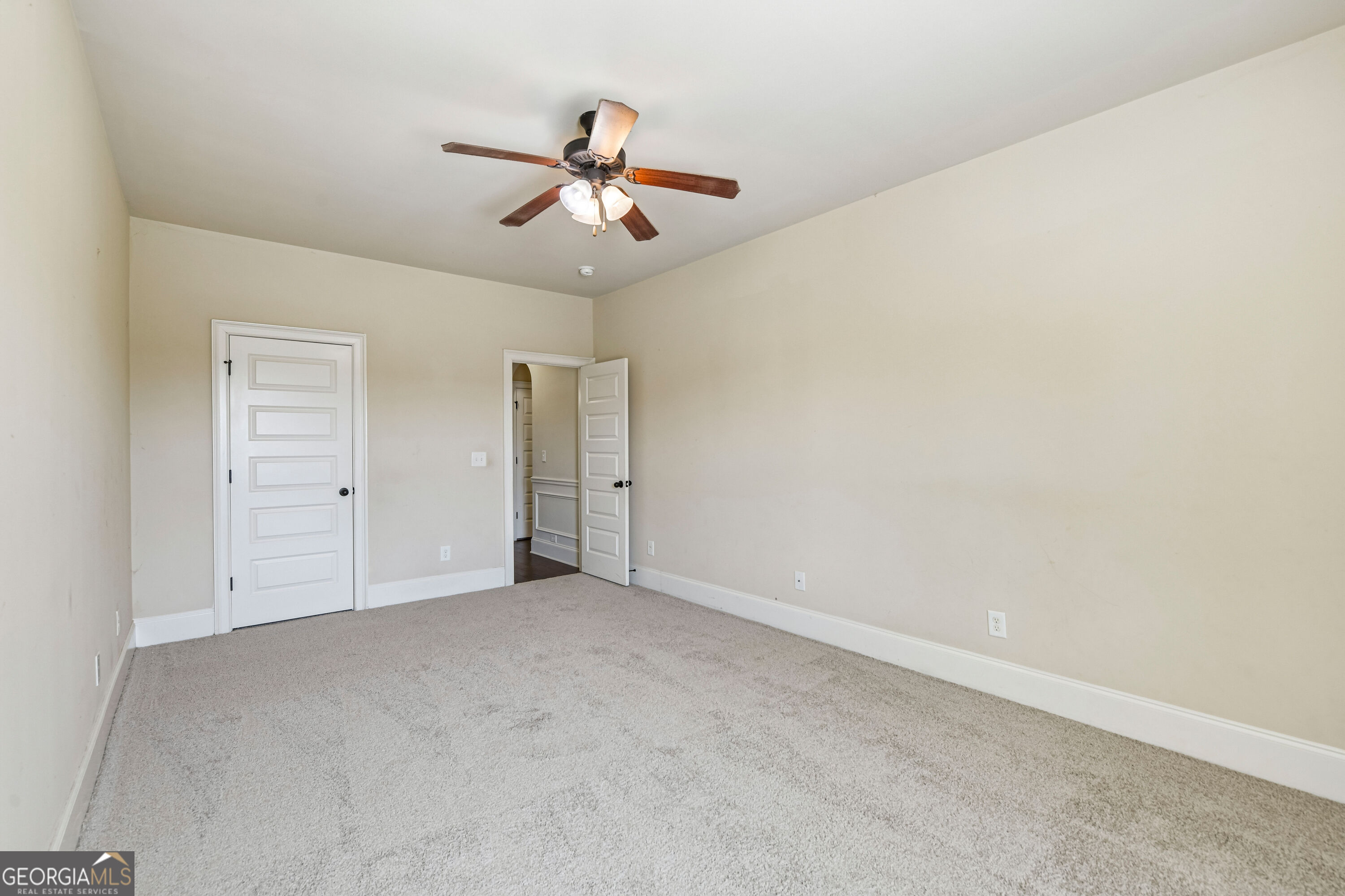 2432 Sunflower Drive Property Photo 4