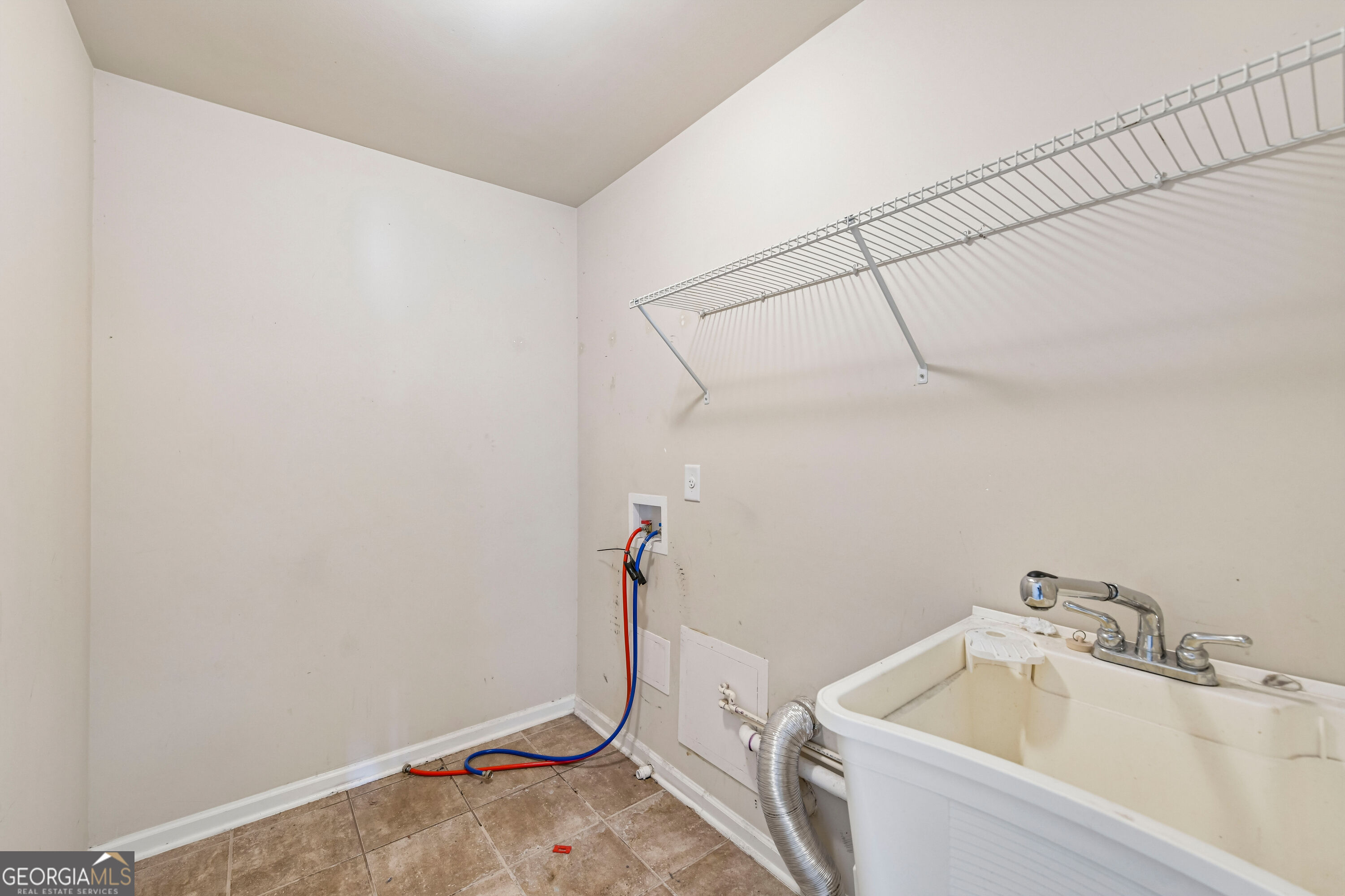 2432 Sunflower Drive Property Photo 14