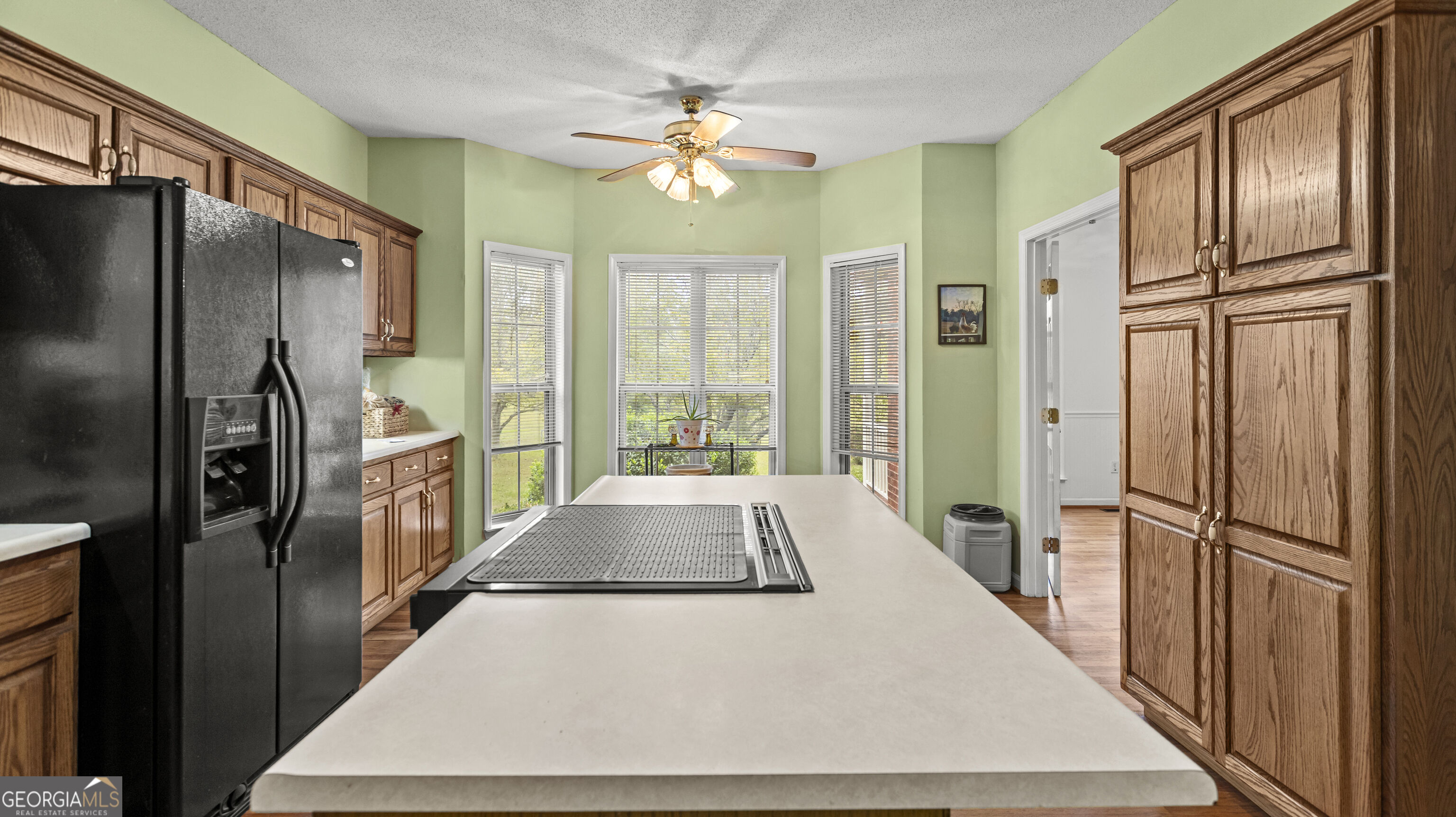 5283 Old River Road N Property Photo 8
