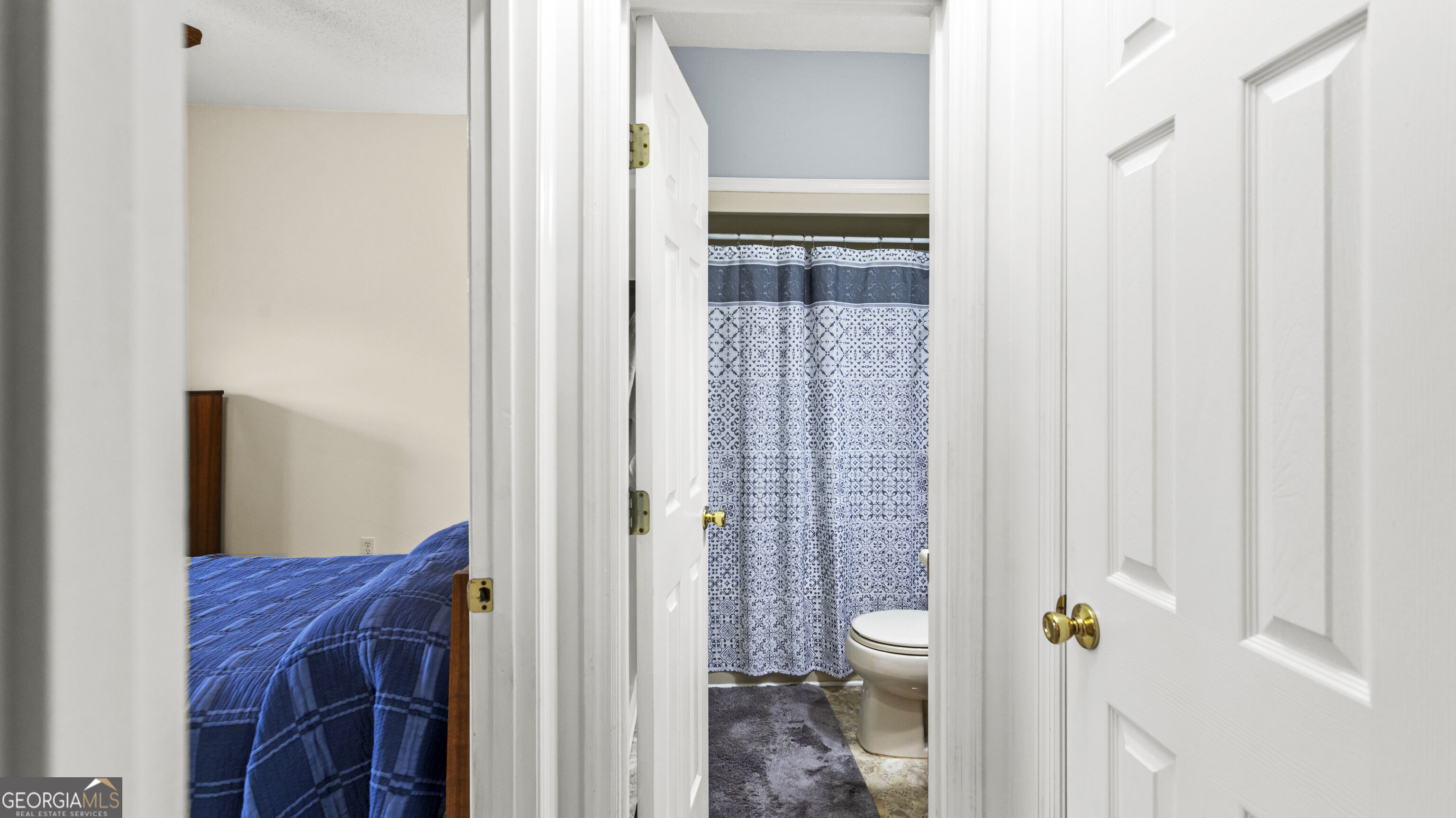 5283 Old River Road N Property Photo 13