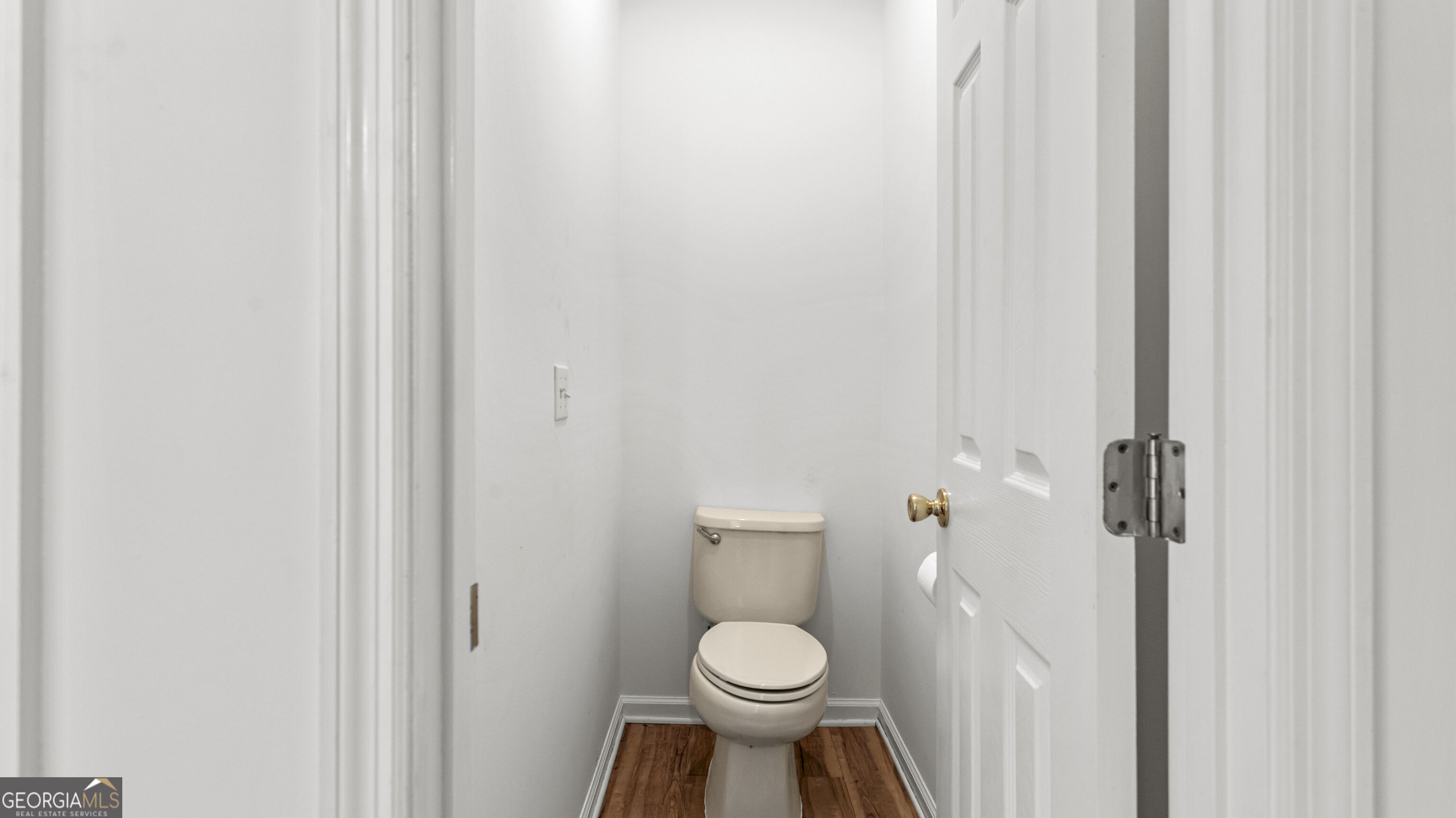 5283 Old River Road N Property Photo 18