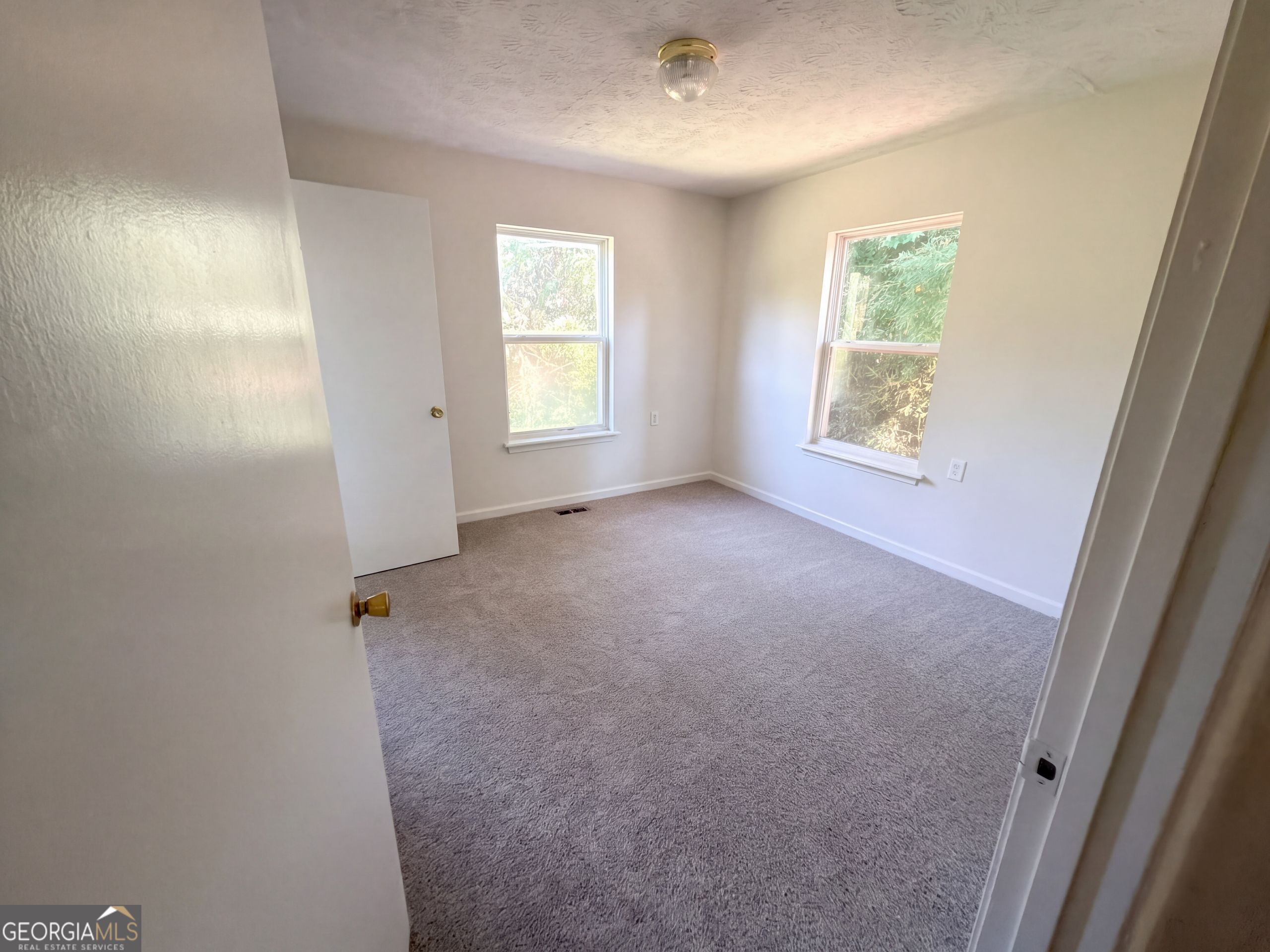 1668 Oak Knoll Circle Se Property Photo 4
