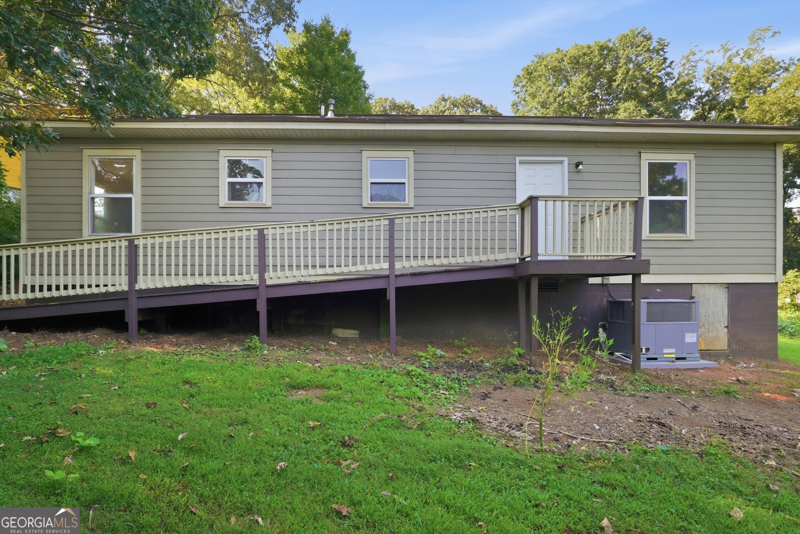1668 Oak Knoll Circle Se Property Photo 5