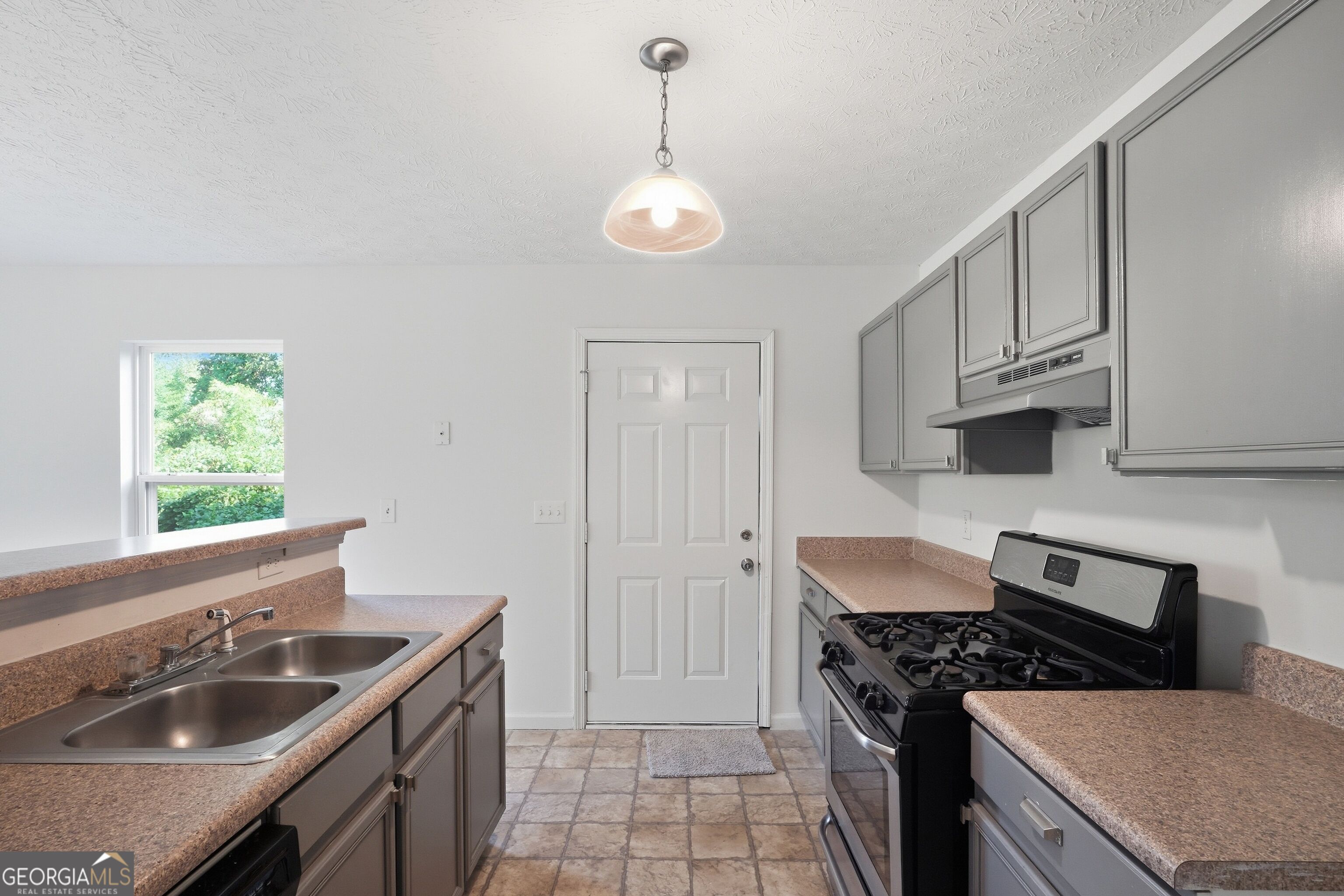 1668 Oak Knoll Circle Se Property Photo 8
