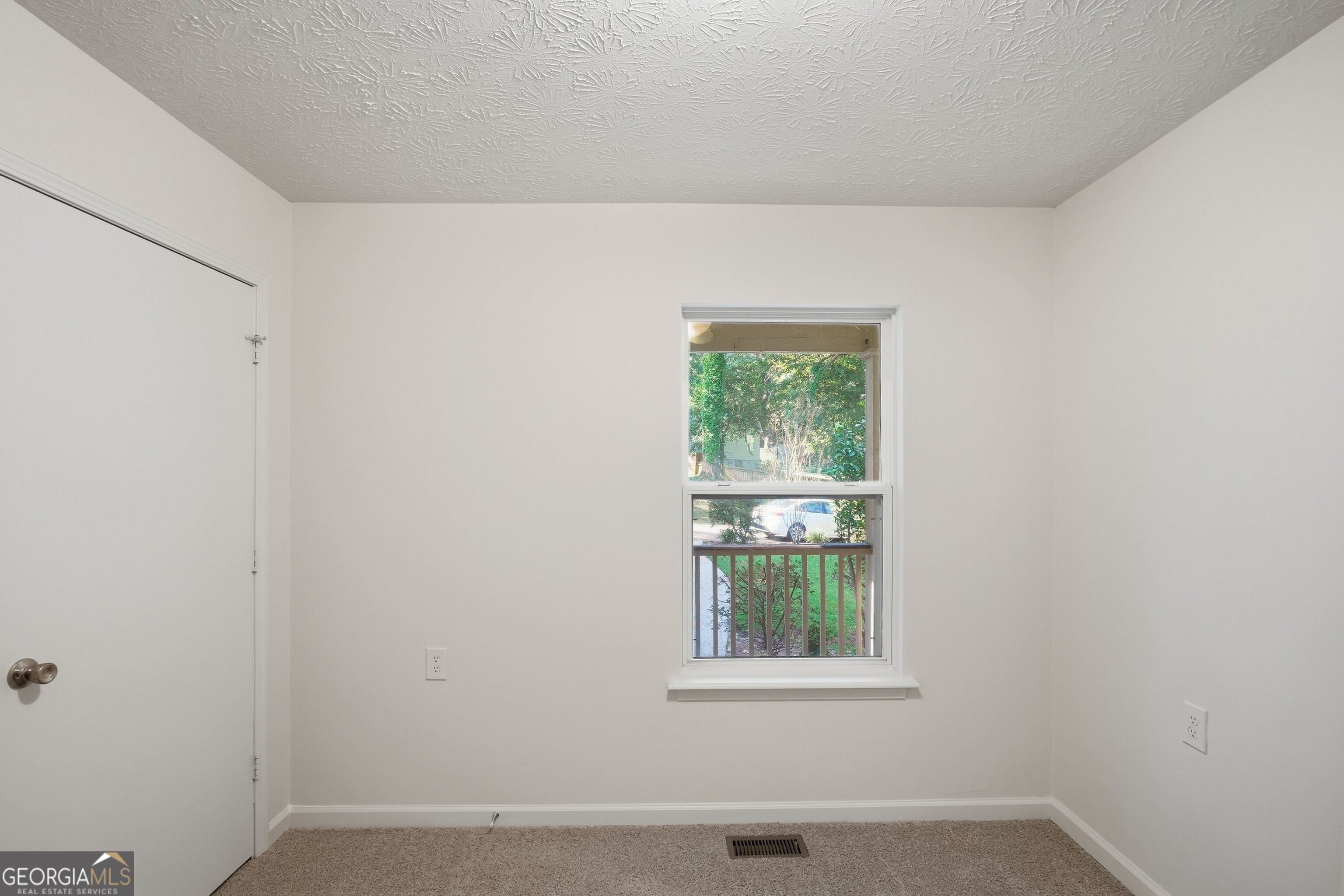 1668 Oak Knoll Circle Se Property Photo 9