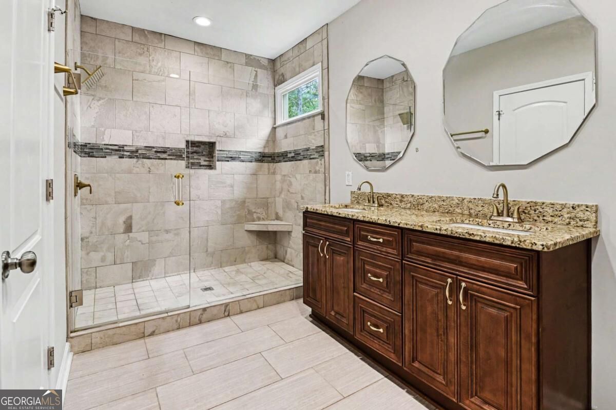 3544 College Street Property Photo 16